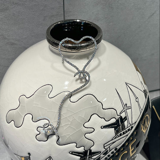 Brosche „Love and Hope“ – 750 Weißgold - Strebel