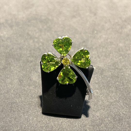 Brosche „Kleeblatt“ – 750 Weißgold - Strebel